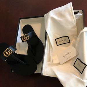 Gucci Womens Marmont Thong Sandals